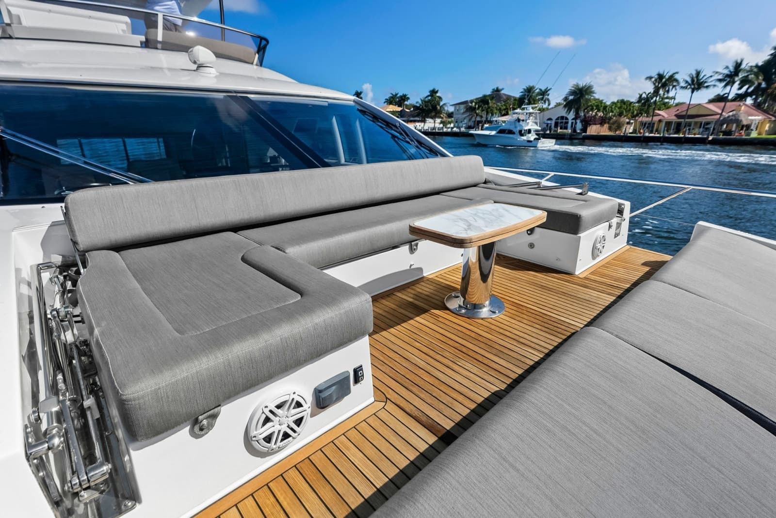 2020 Azimut Flybridge