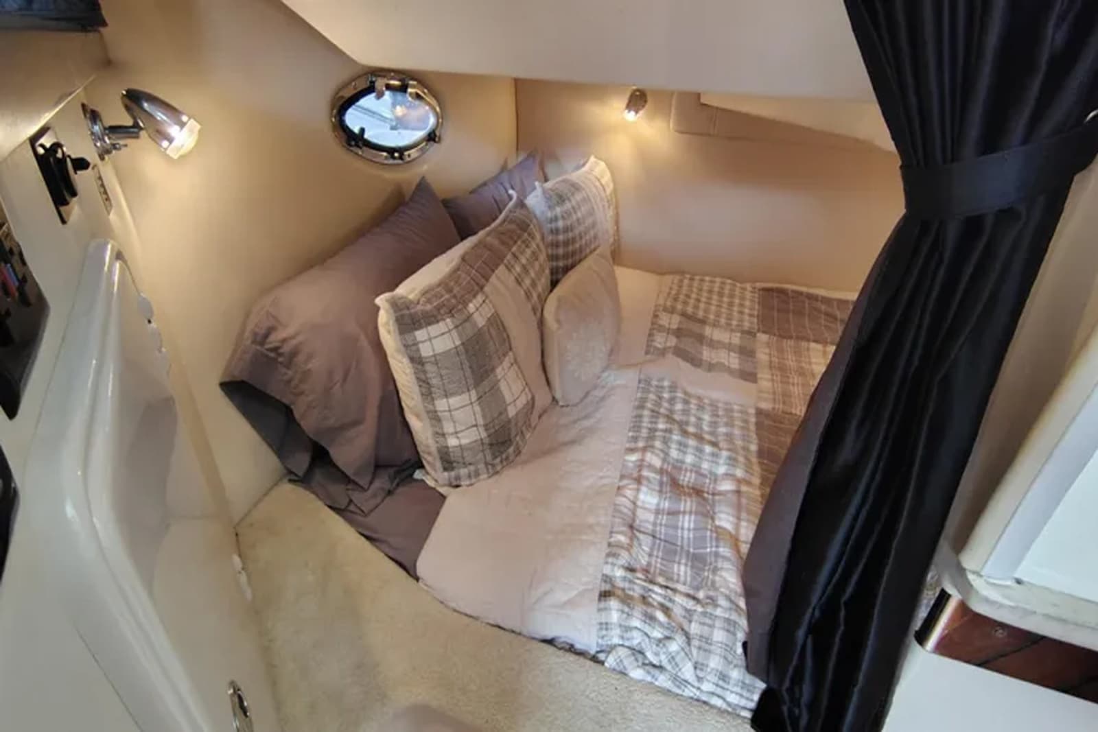 2008 Regal 2565 Window Express - Photo 26