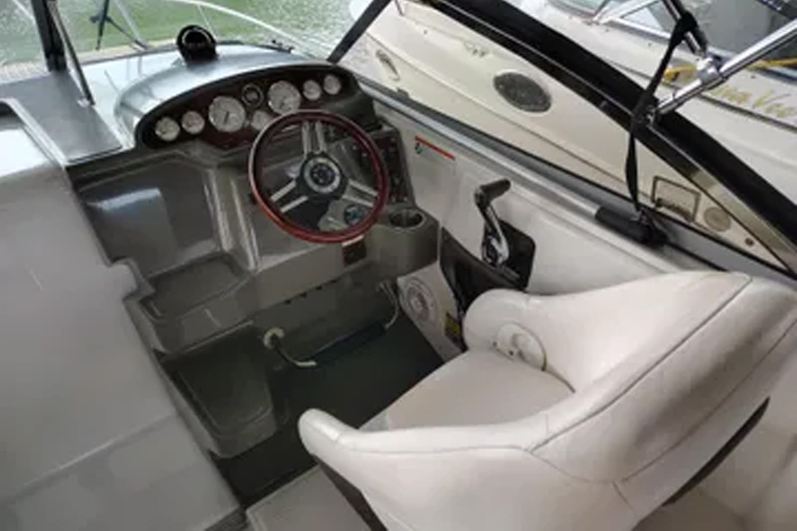 2008 Regal 2565 Window Express - Photo 2