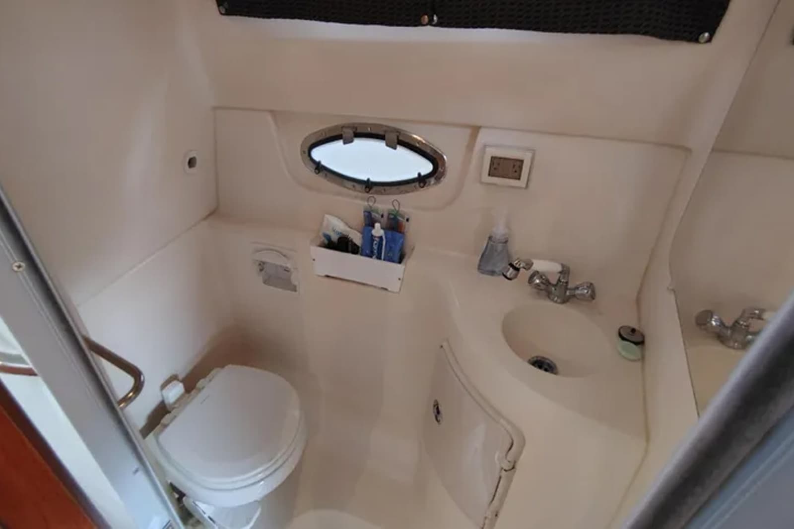 2008 Regal 2565 Window Express - Photo 25