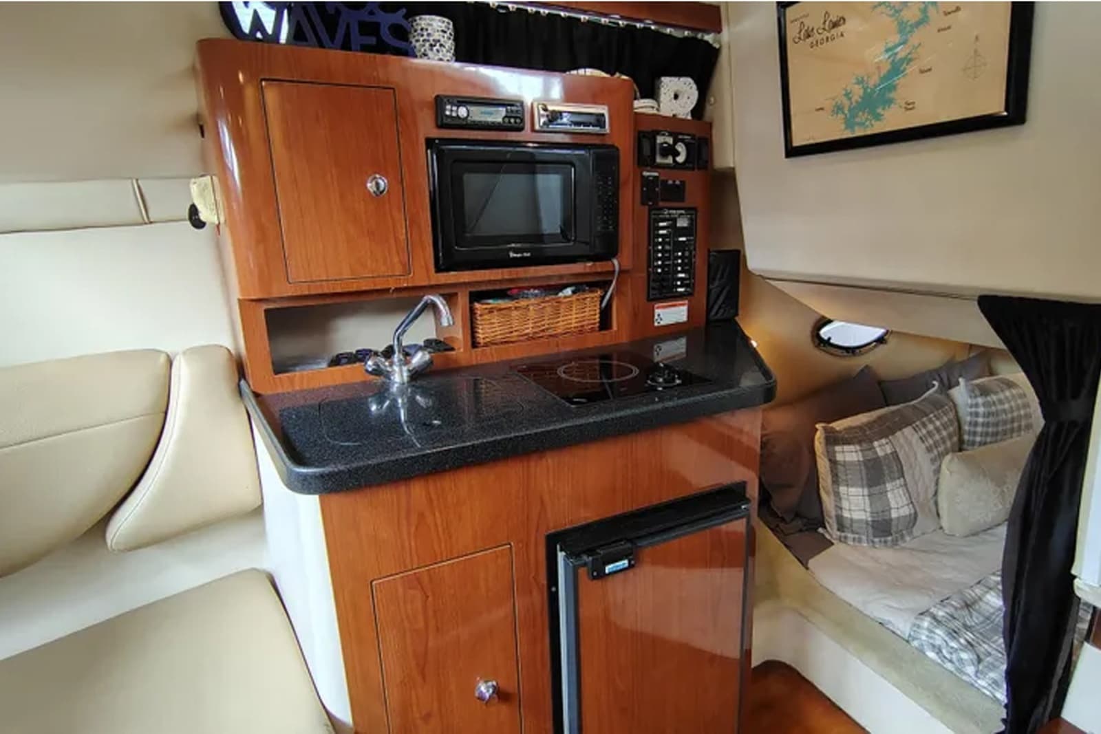 2008 Regal 2565 Window Express - Photo 21