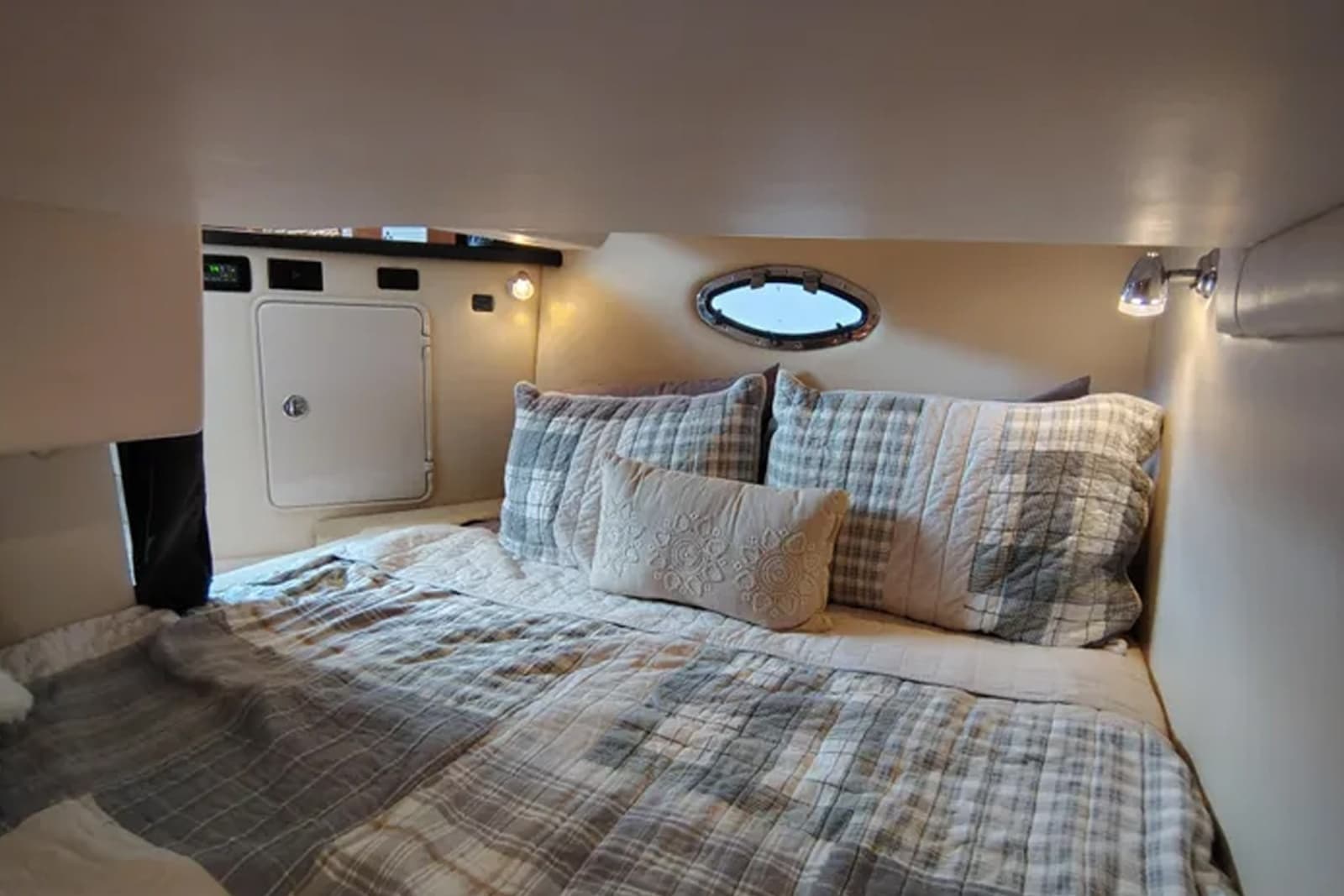 2008 Regal 2565 Window Express - Photo 28