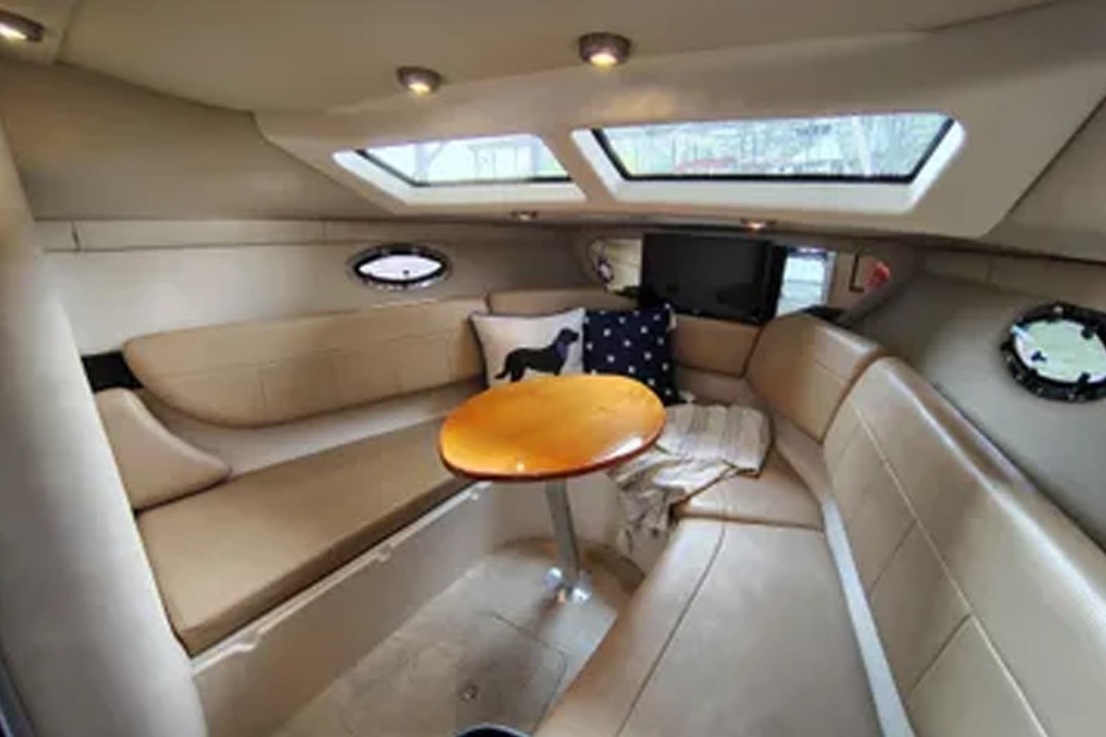 2008 Regal 2565 Window Express - Photo 3