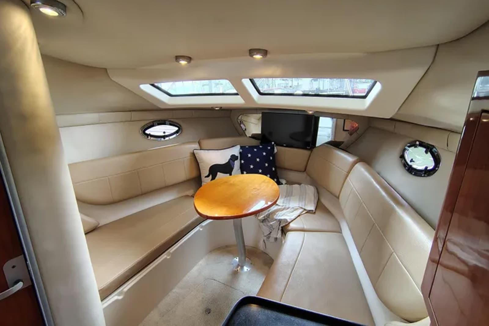 2008 Regal 2565 Window Express - Photo 22