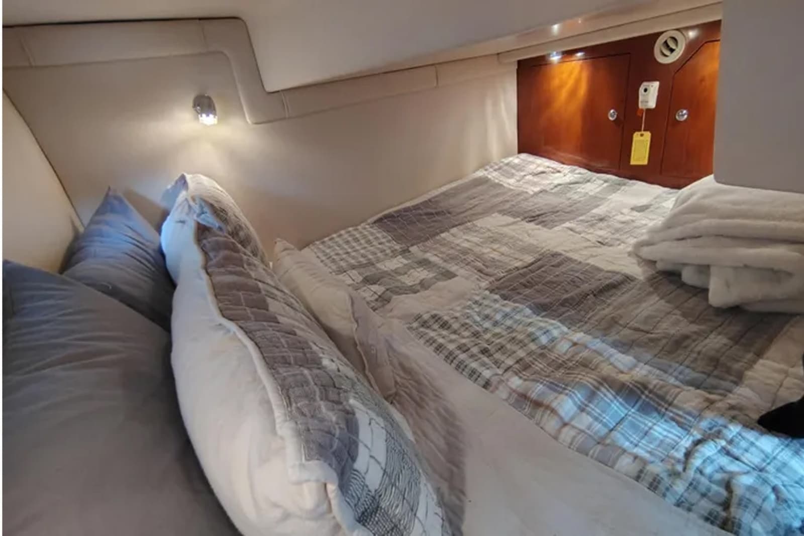 2008 Regal 2565 Window Express - Photo 27