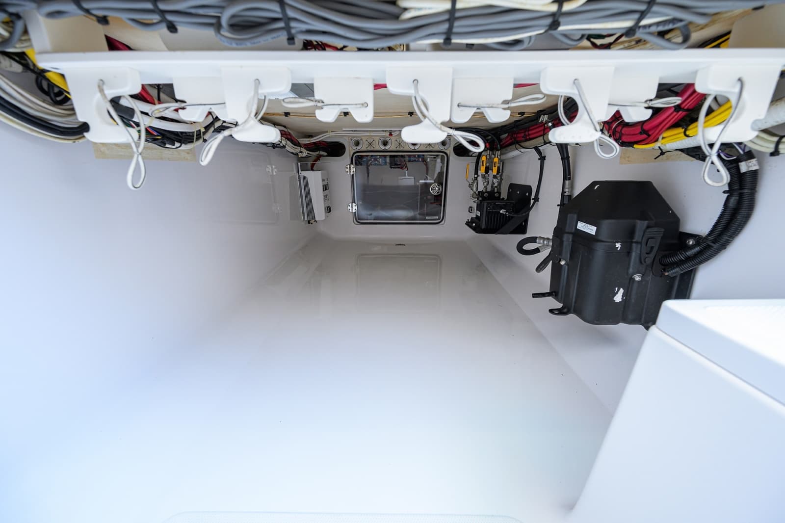 Bahama 41 - Interior Storage