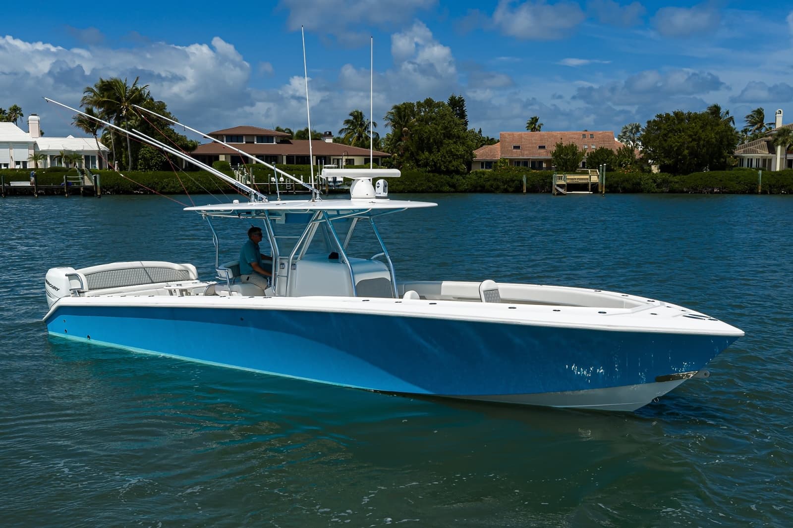 Bahama 41 - Exterior Profile