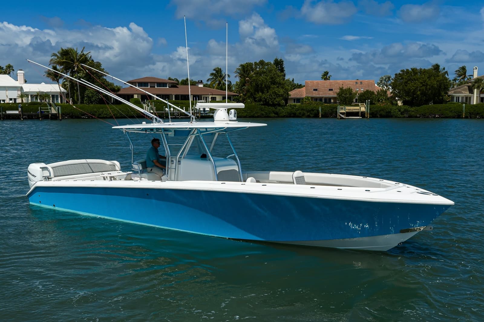Bahama 41 - Exterior Profile