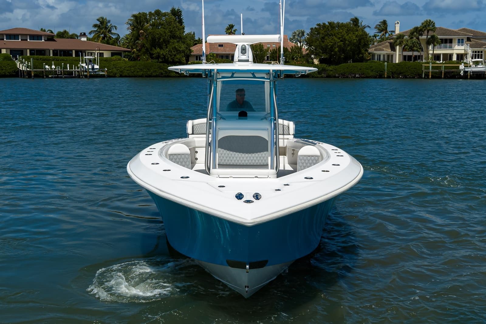 Bahama 41 - Exterior Profile