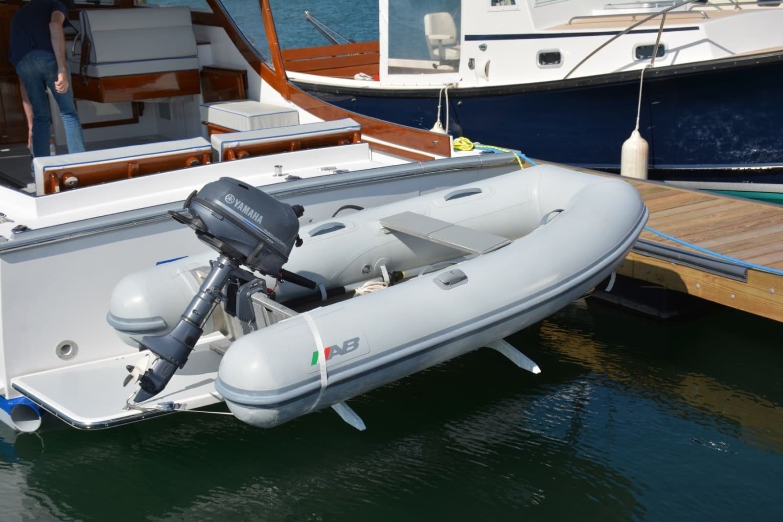 Imgi_19_2021 Ellis 36 Express Cruiser Power 10135478 20260401140230271 9