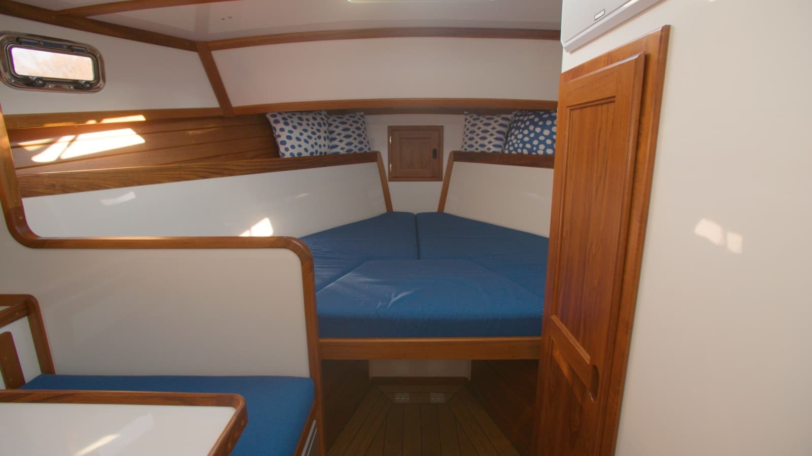 Imgi_30_2021 Ellis 36 Express Cruiser Power 10135478 20260401140230376 20