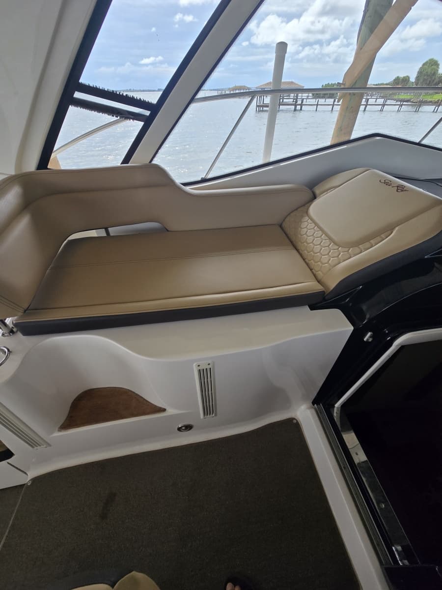 2018 Sea Ray 350 Sundancer Coupe - Photo 31