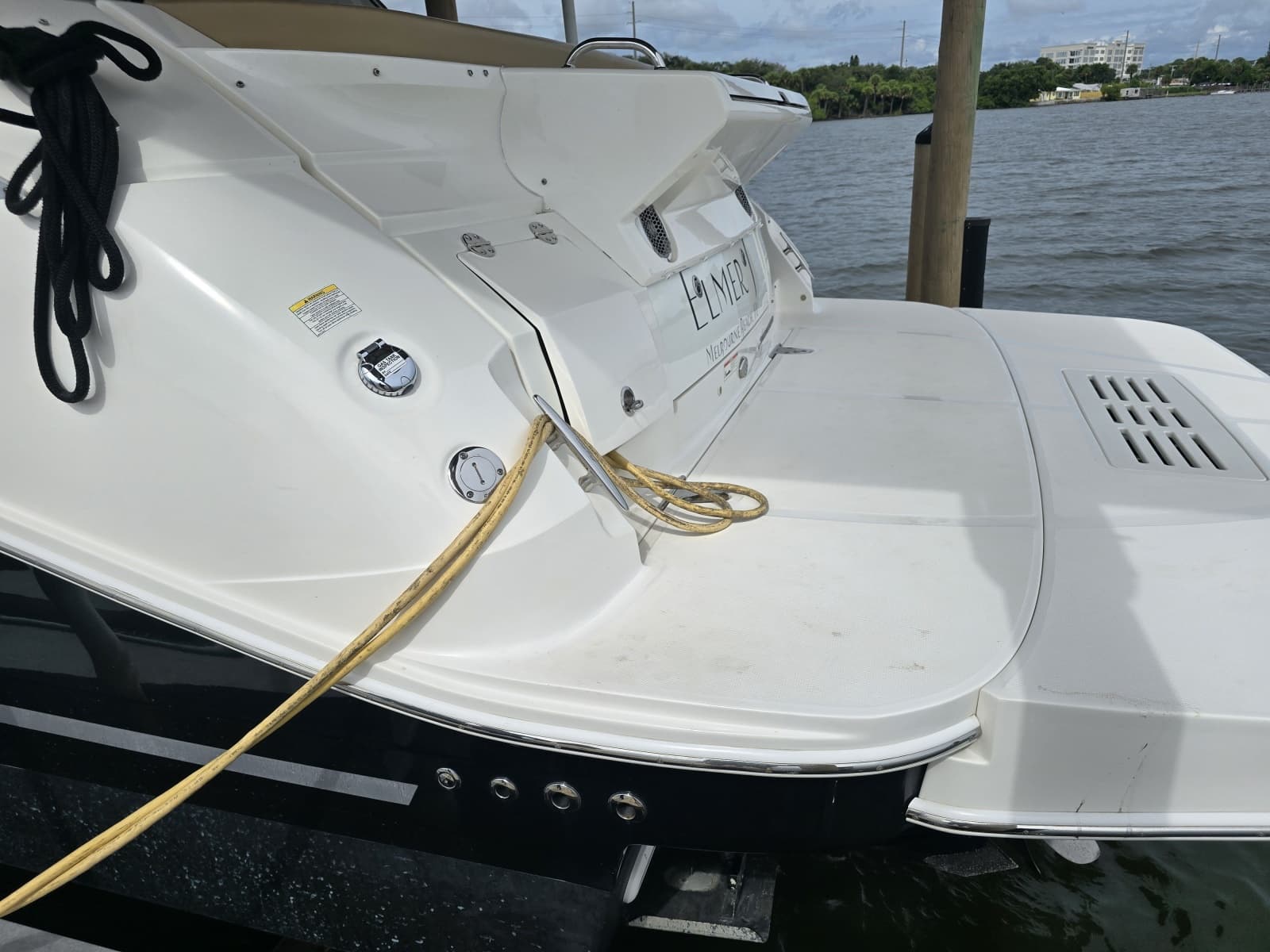 2018 Sea Ray 350 Sundancer Coupe - Photo 16