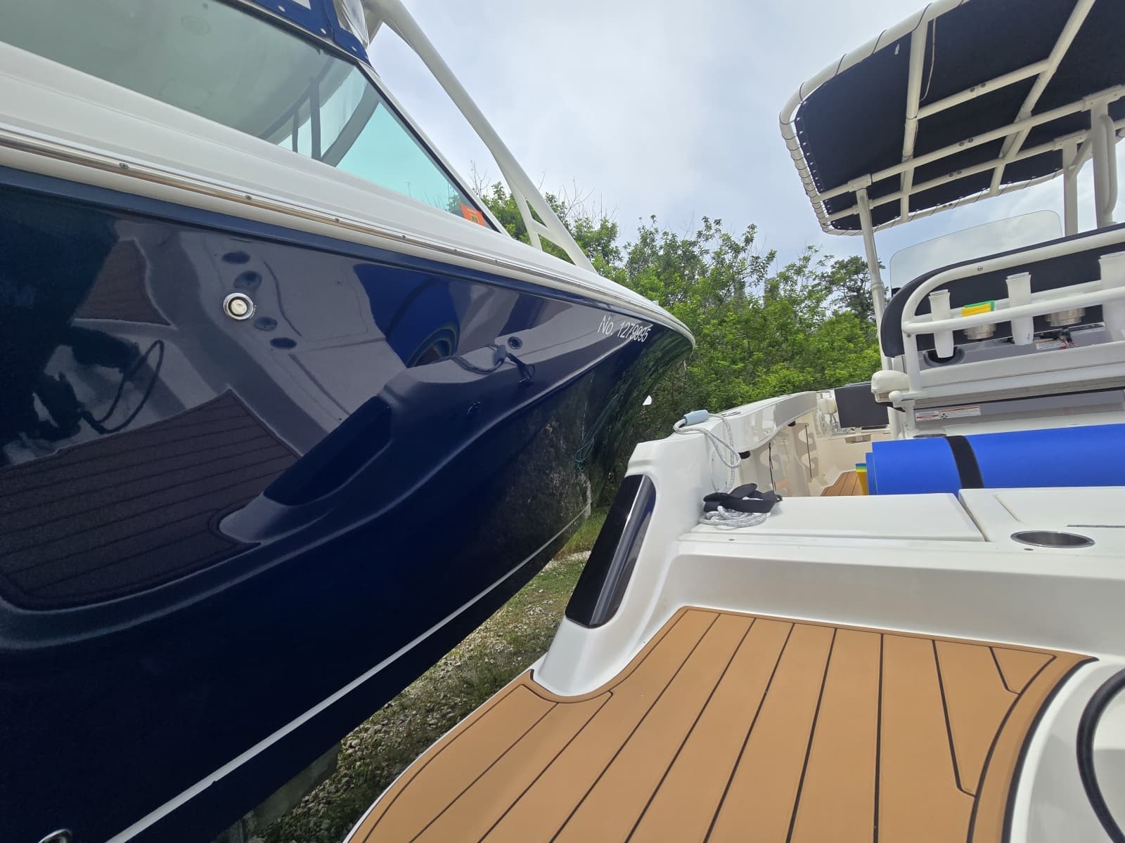 2017 Sailfish Dual Console 325 - Photo 3