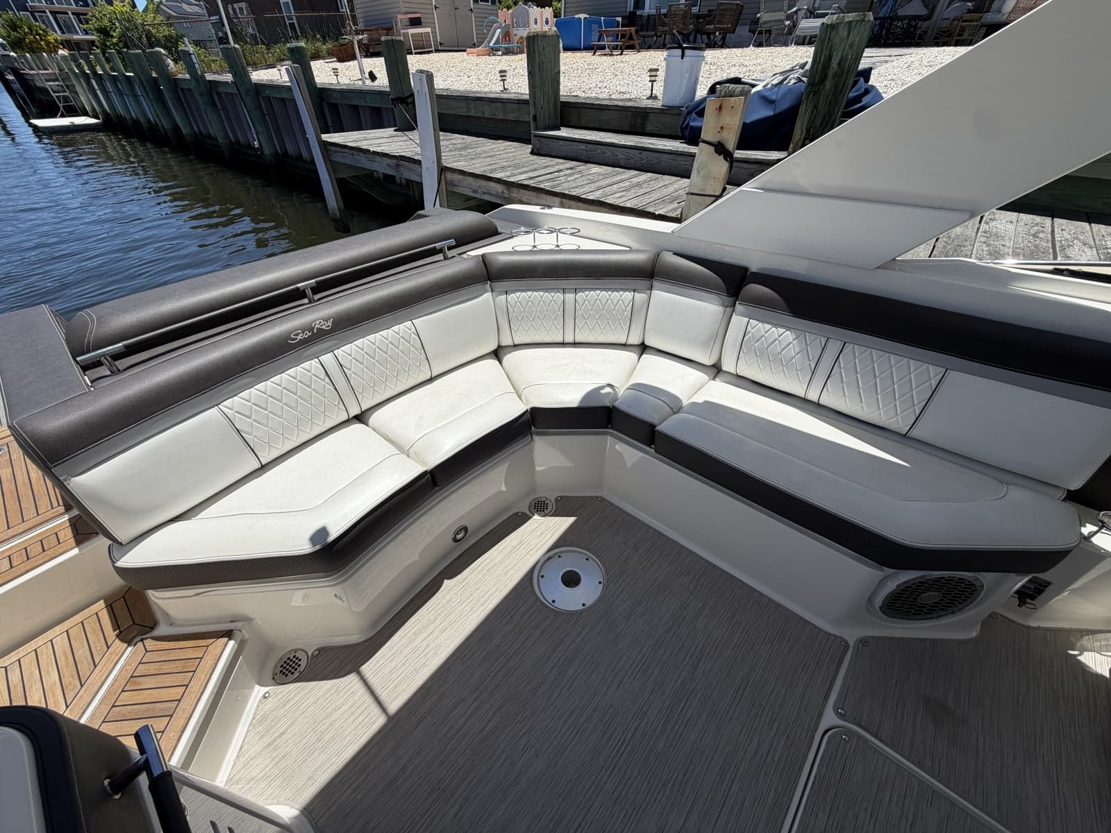 2017 Sea Ray 310 SLX - Photo 14