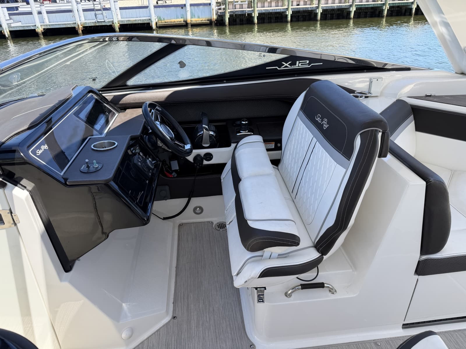2017 Sea Ray 310 SLX - Photo 25