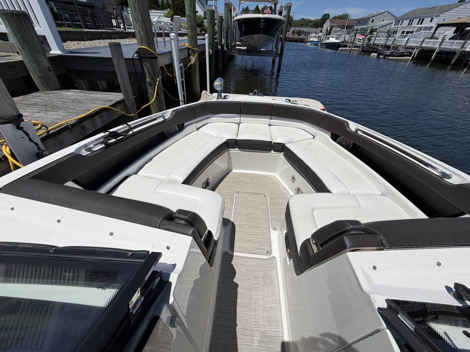 2017 Sea Ray 310 SLX - Photo 28
