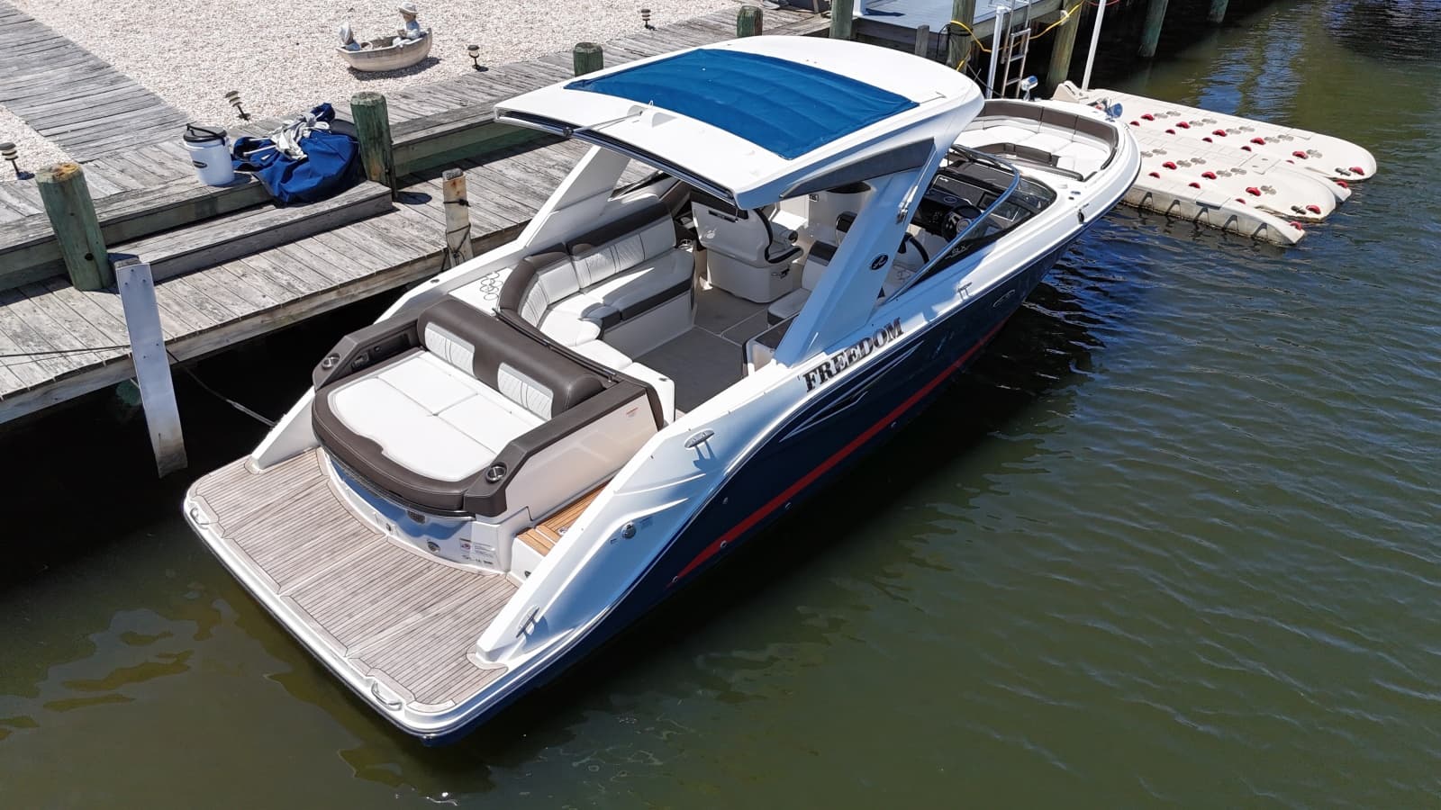 2017 Sea Ray 310 SLX - Photo 2
