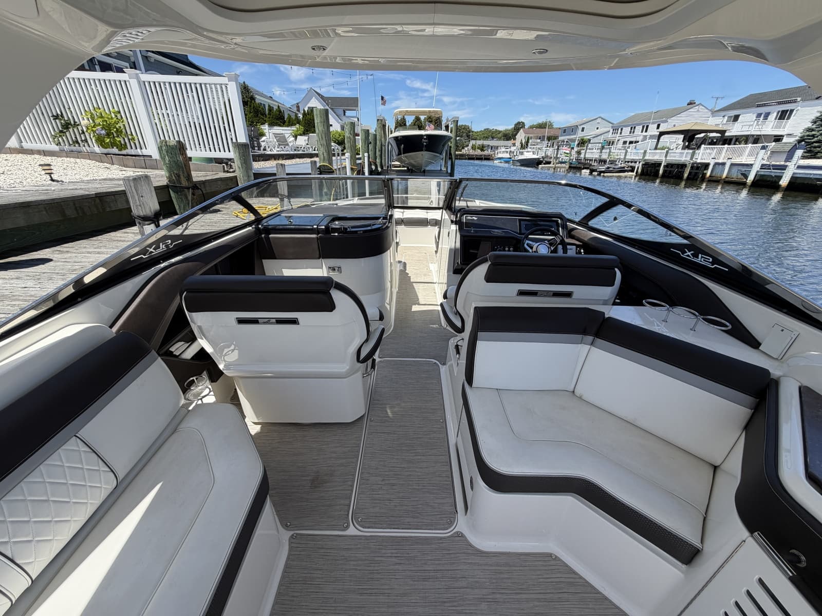 2017 Sea Ray 310 SLX - Photo 24