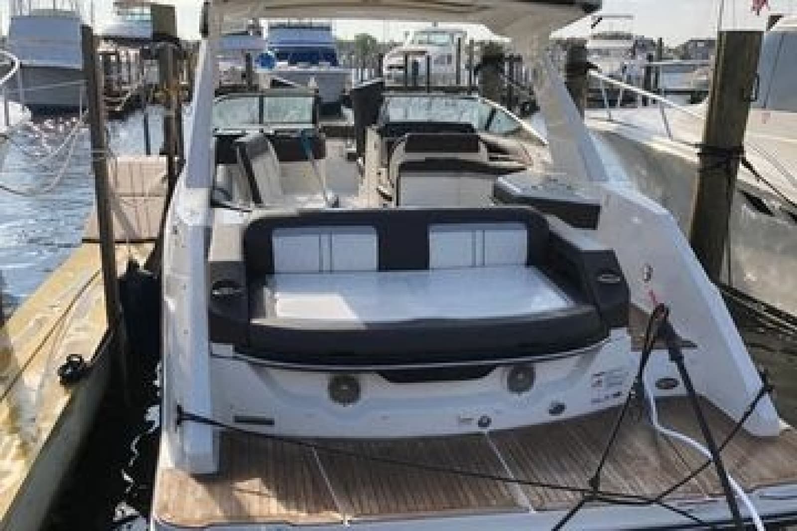 2017 Sea Ray 310 SLX