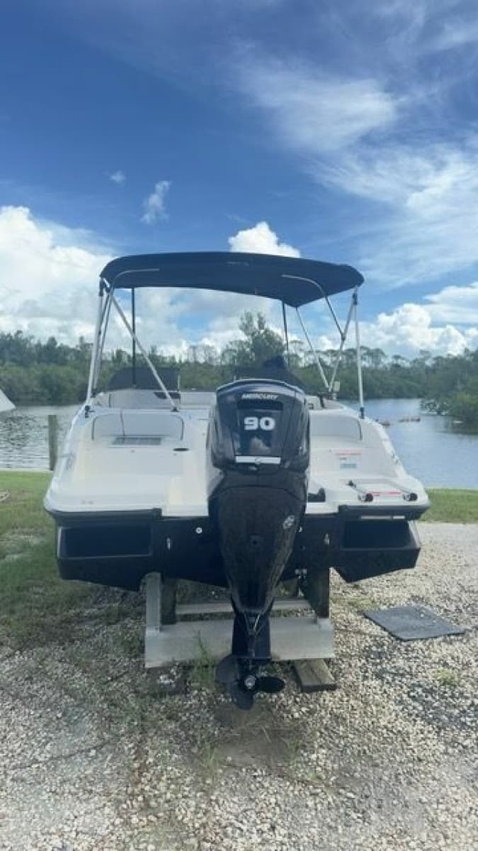 2023 Bayliner 