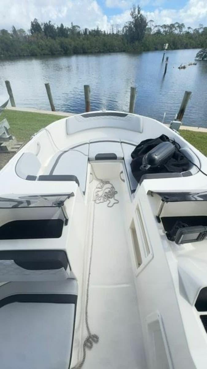 2023 Bayliner 