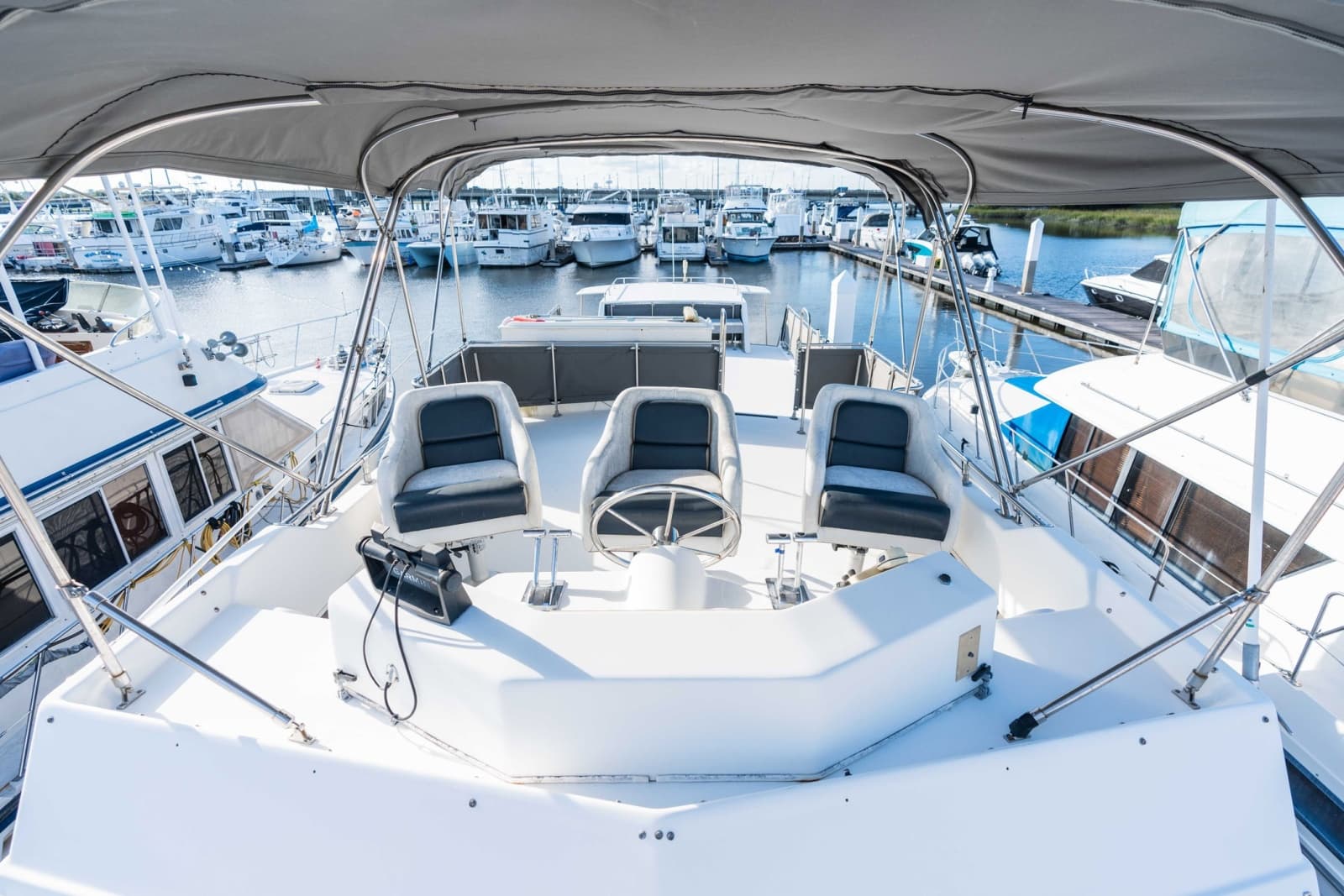 2001 Harbor Master 520 Coastal