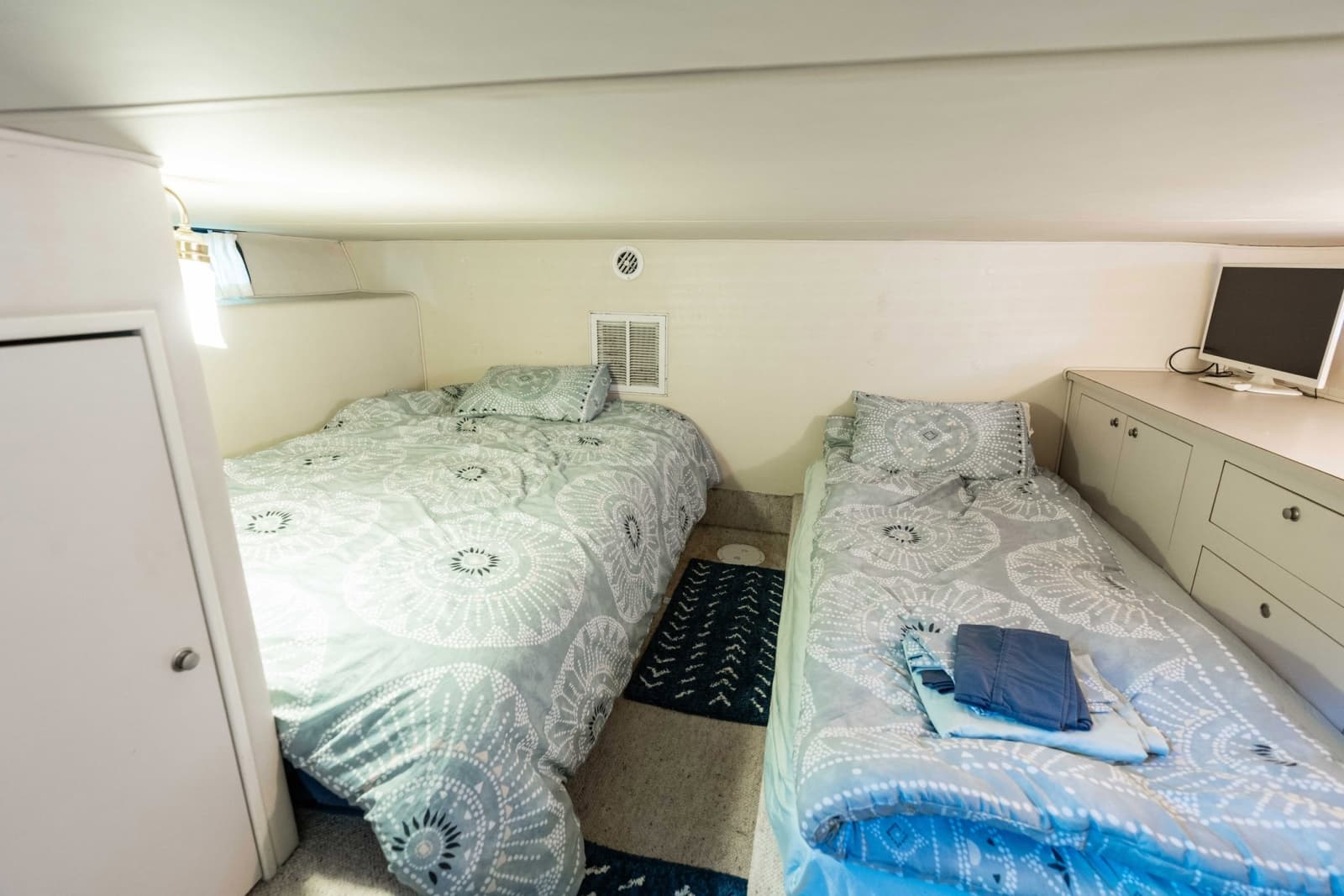 2001 Harbor Master 520 Coastal