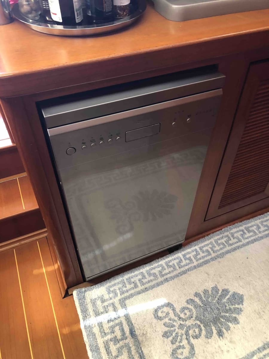 2002 Northwind 58 - Photo 24