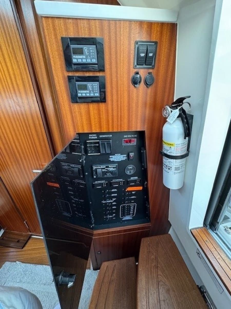 2023 Pursuit S 428 Sport