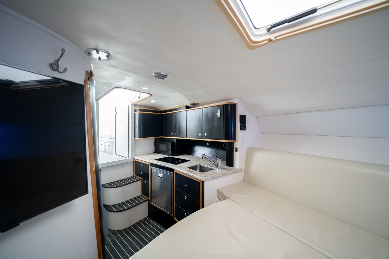 2011 Contender 40 Express