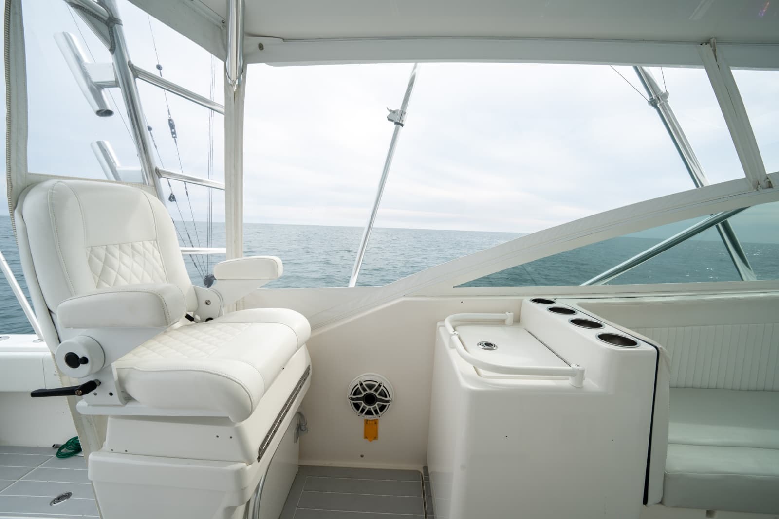 2011 Contender 40 Express