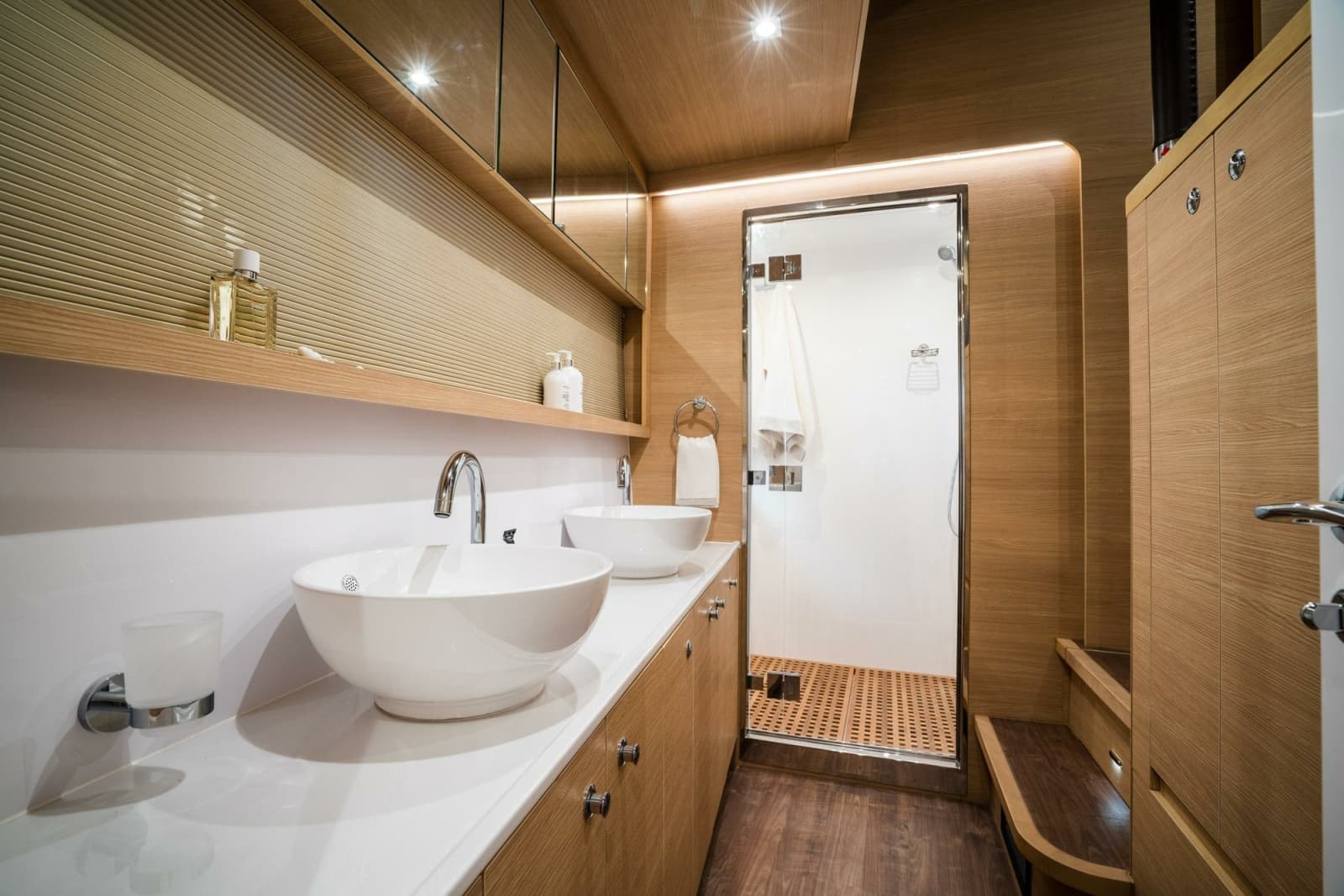 2023 Aquila 54 Yacht