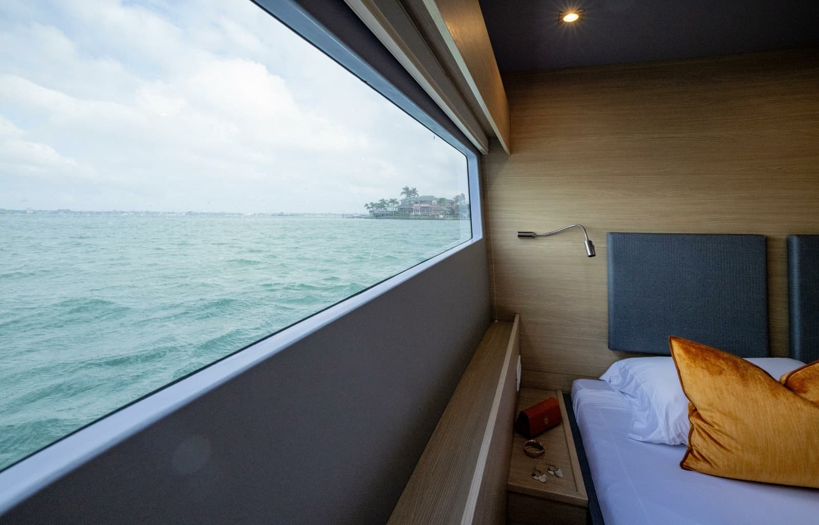 2023 Aquila 54 Yacht