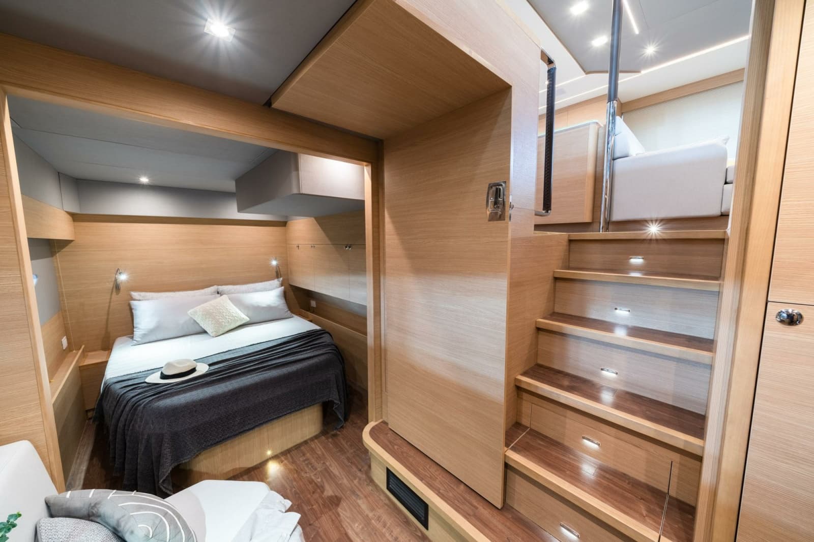 2023 Aquila 54 Yacht