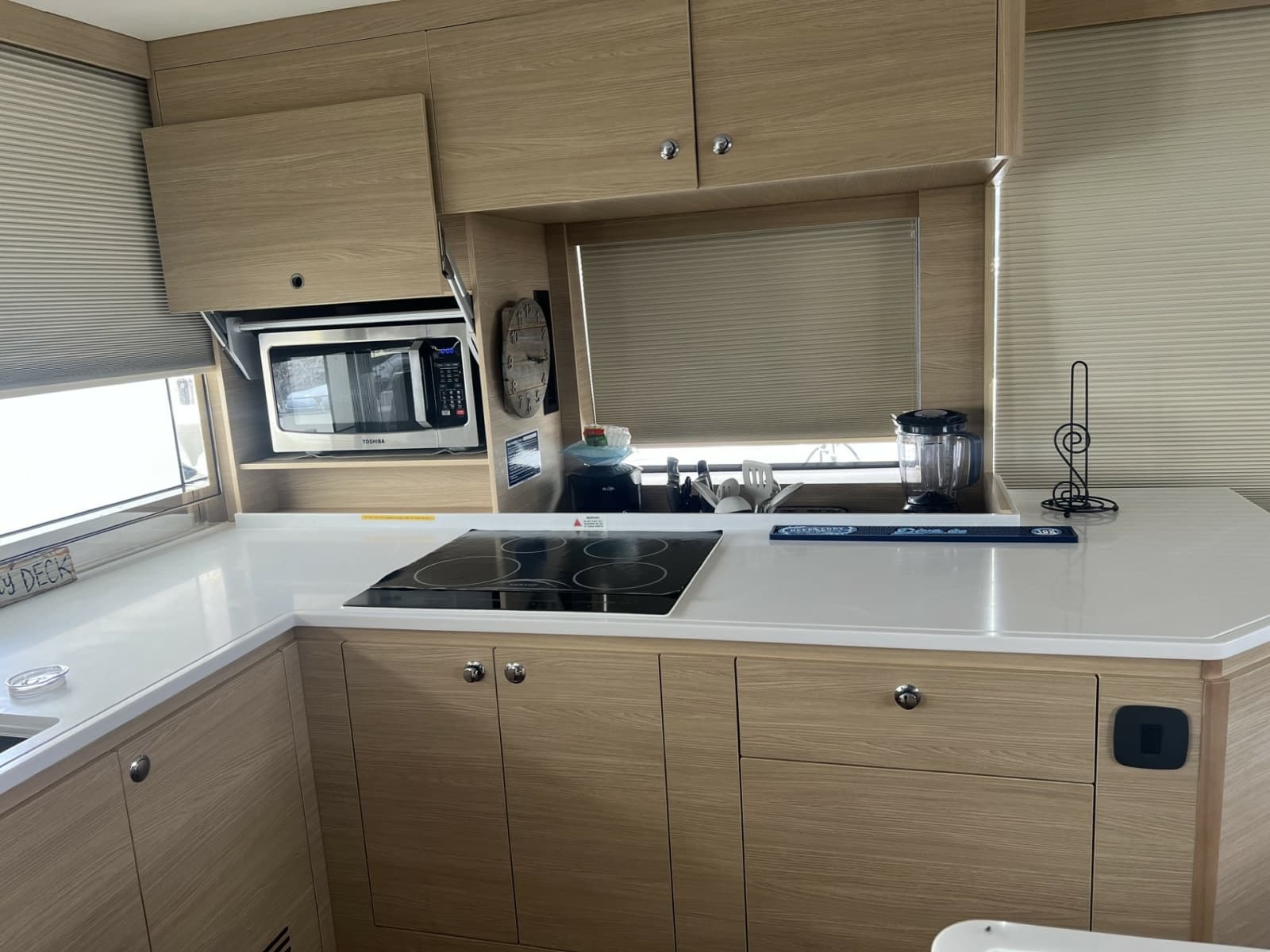 2023 Aquila 54 Yacht - Photo 25