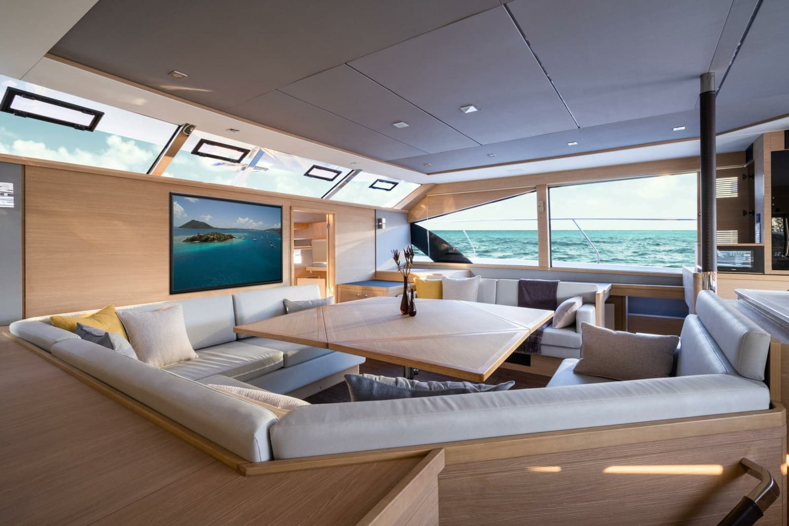 2023 Aquila 54 Yacht