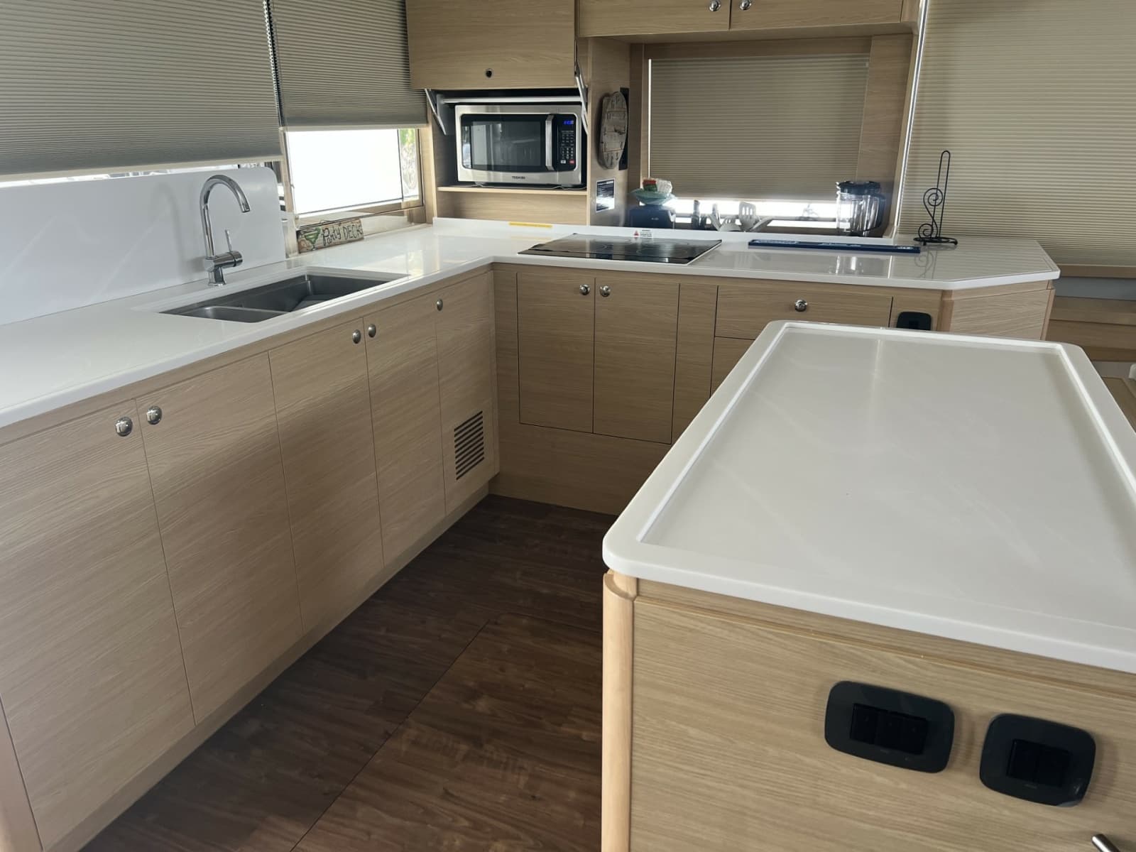 2023 Aquila 54 Yacht - Photo 24