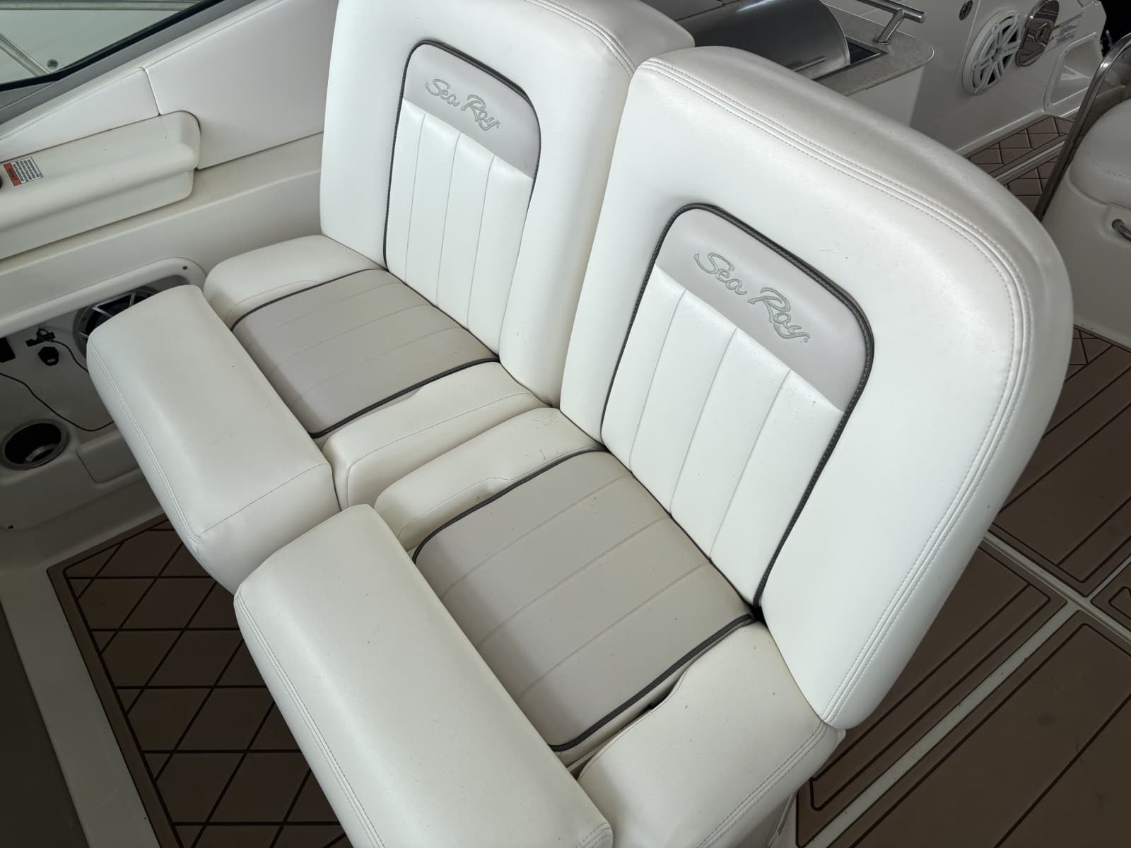 2010 Sea Ray 370 Sundancer - Photo 17