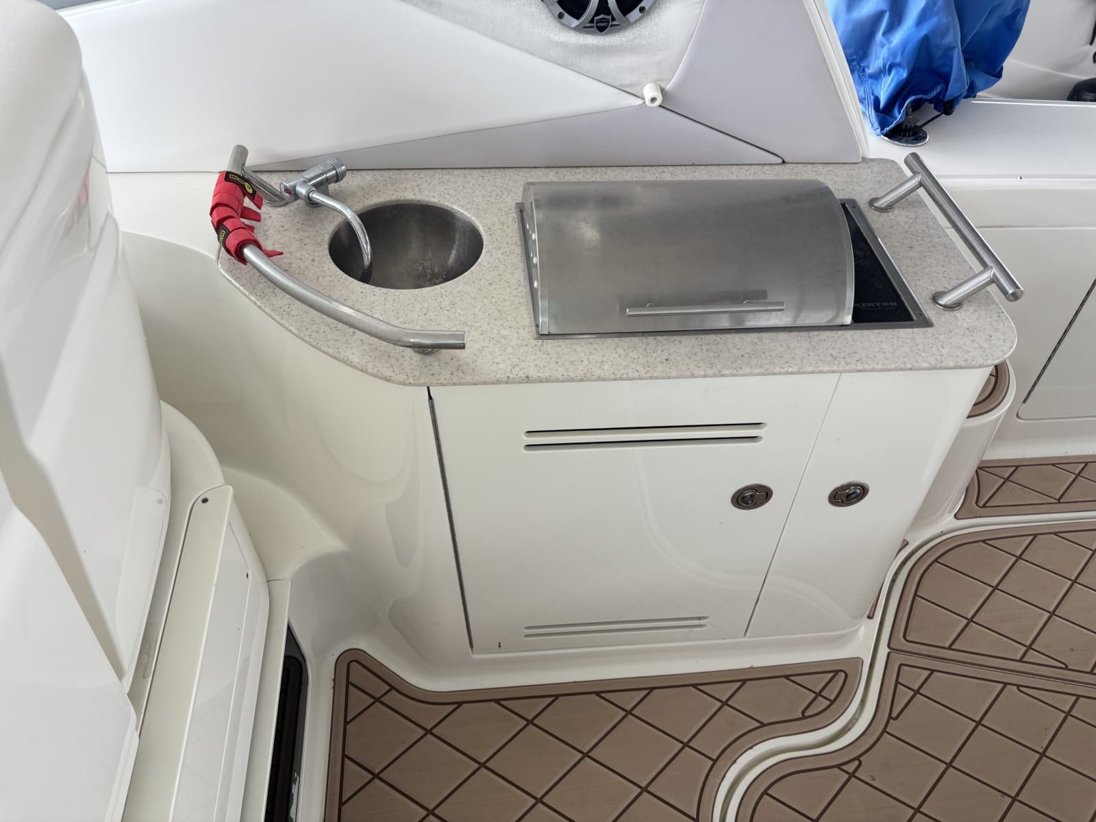 2010 Sea Ray 370 Sundancer - Photo 19