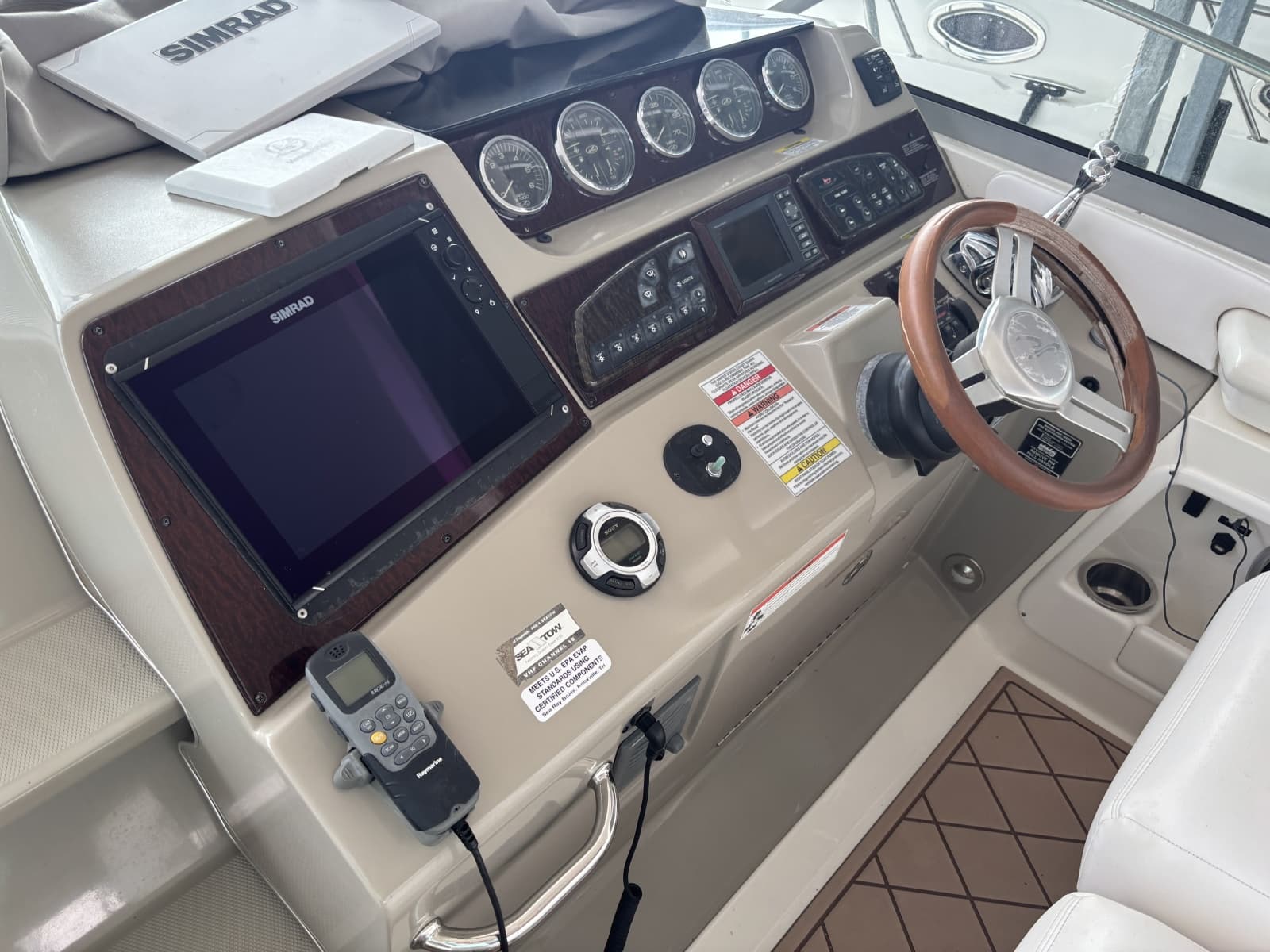 2010 Sea Ray 370 Sundancer - Photo 16