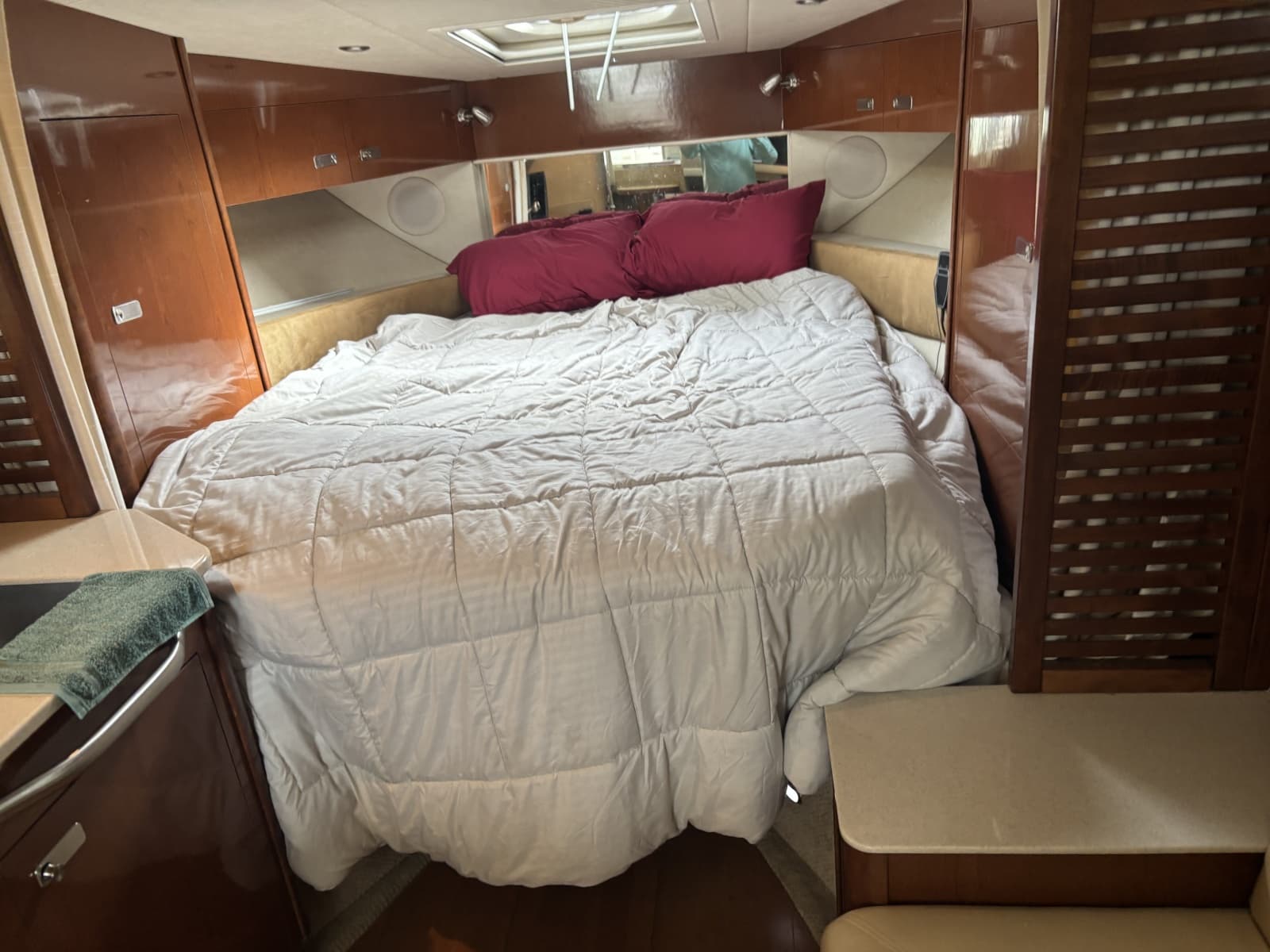 2010 Sea Ray 370 Sundancer - Photo 23