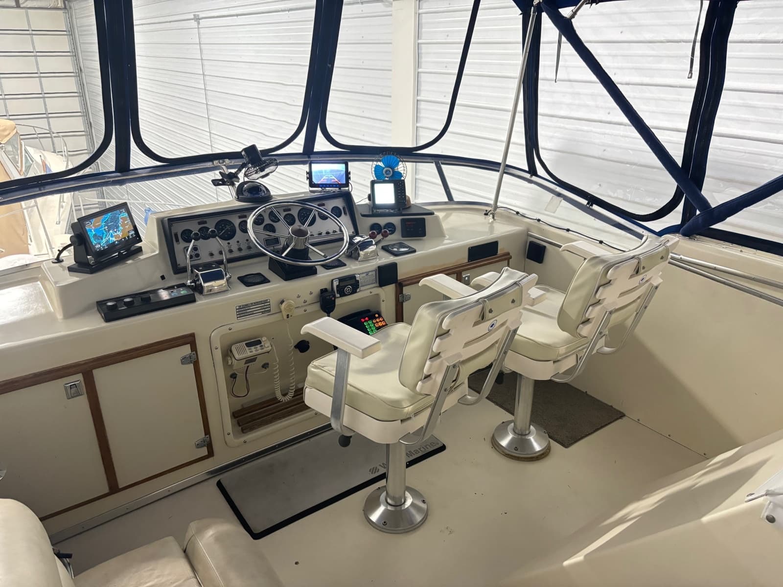 1987 Chris-Craft 427 catalina