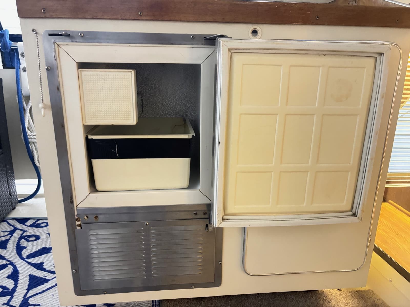 1987 Chris-Craft 427 catalina