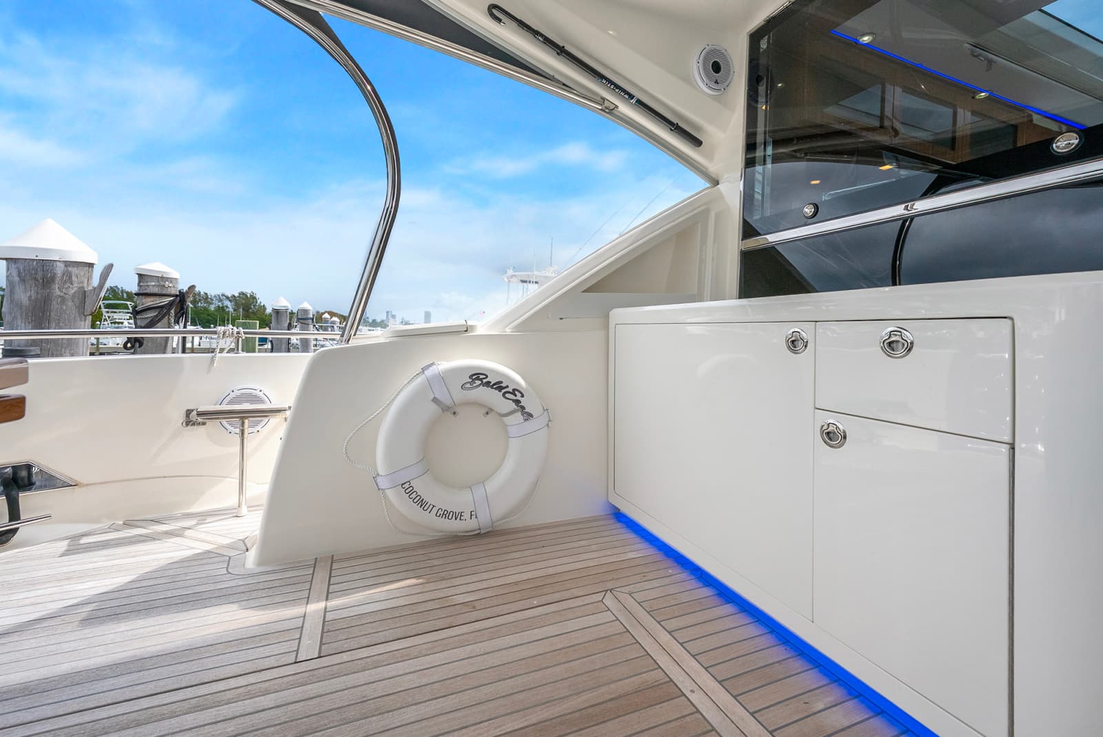 2024 Riviera 6000 SPORT YACHT