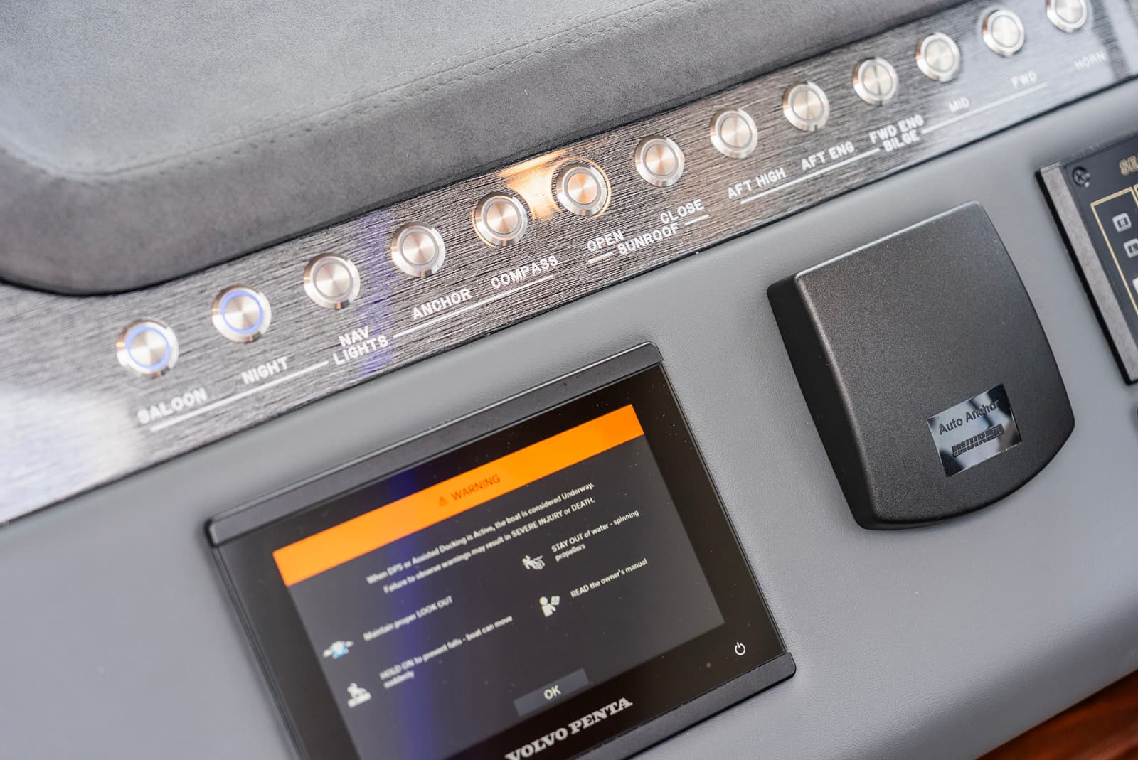 2024 Riviera 6000 SPORT YACHT