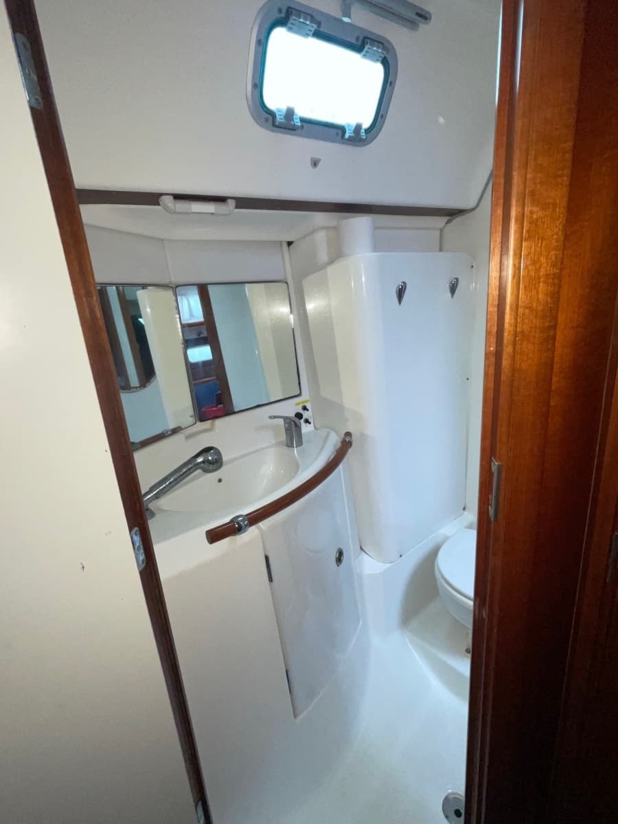 2004 Beneteau 423