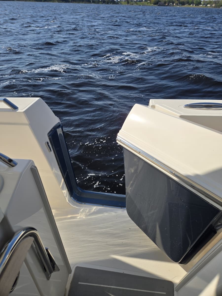 2024 Tiara Yachts 38 LS - Photo 19