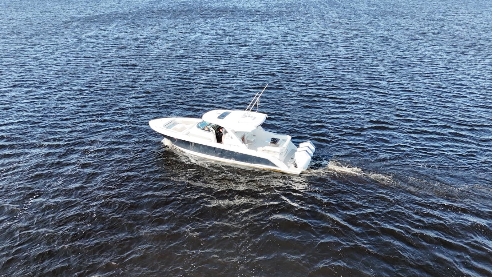 2024 Tiara Yachts 38 LS - Photo 36