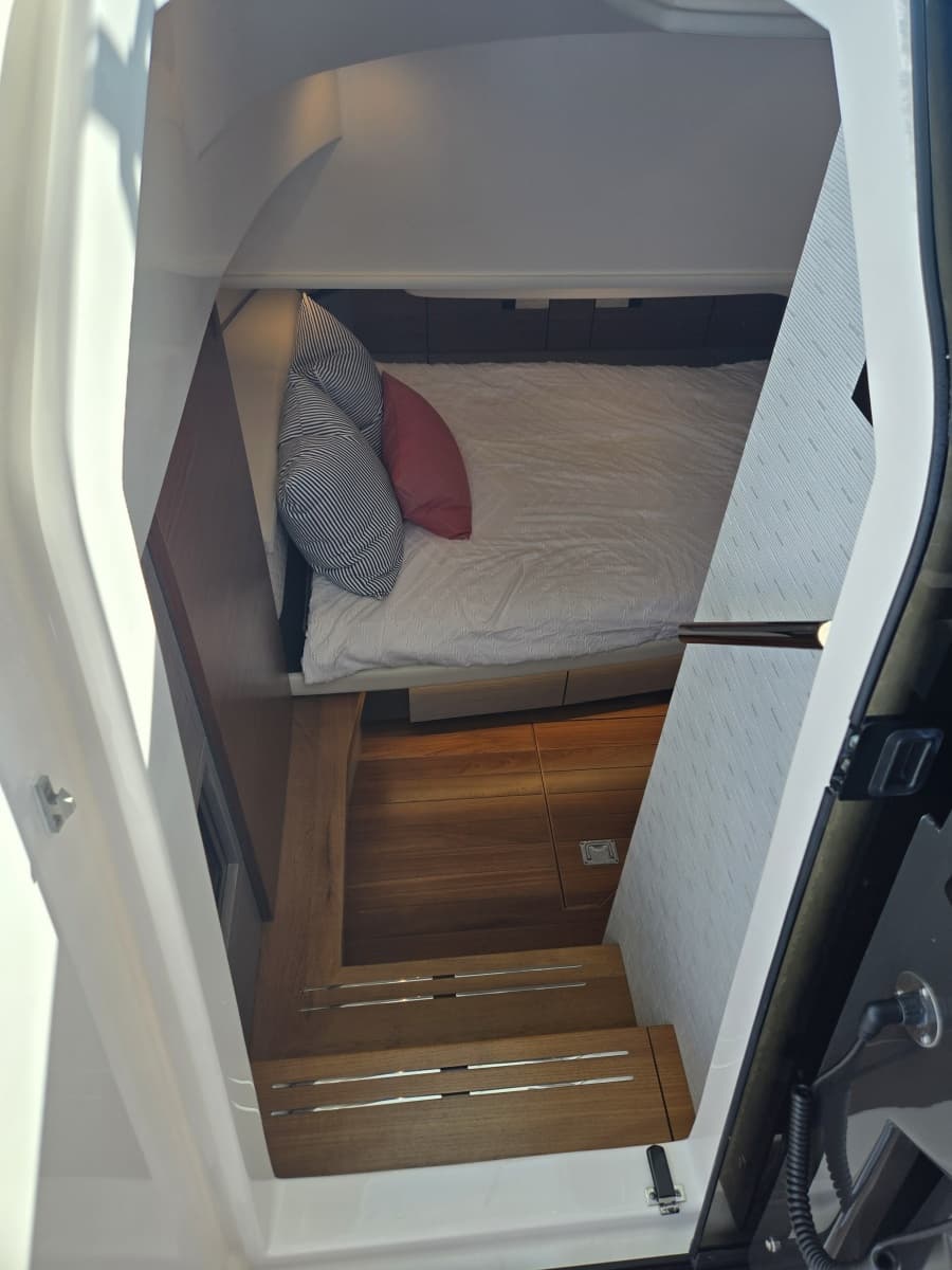 2024 Tiara Yachts 38 LS - Photo 27
